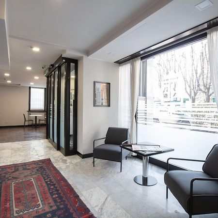 Hotel Esperia Ро Екстериор снимка