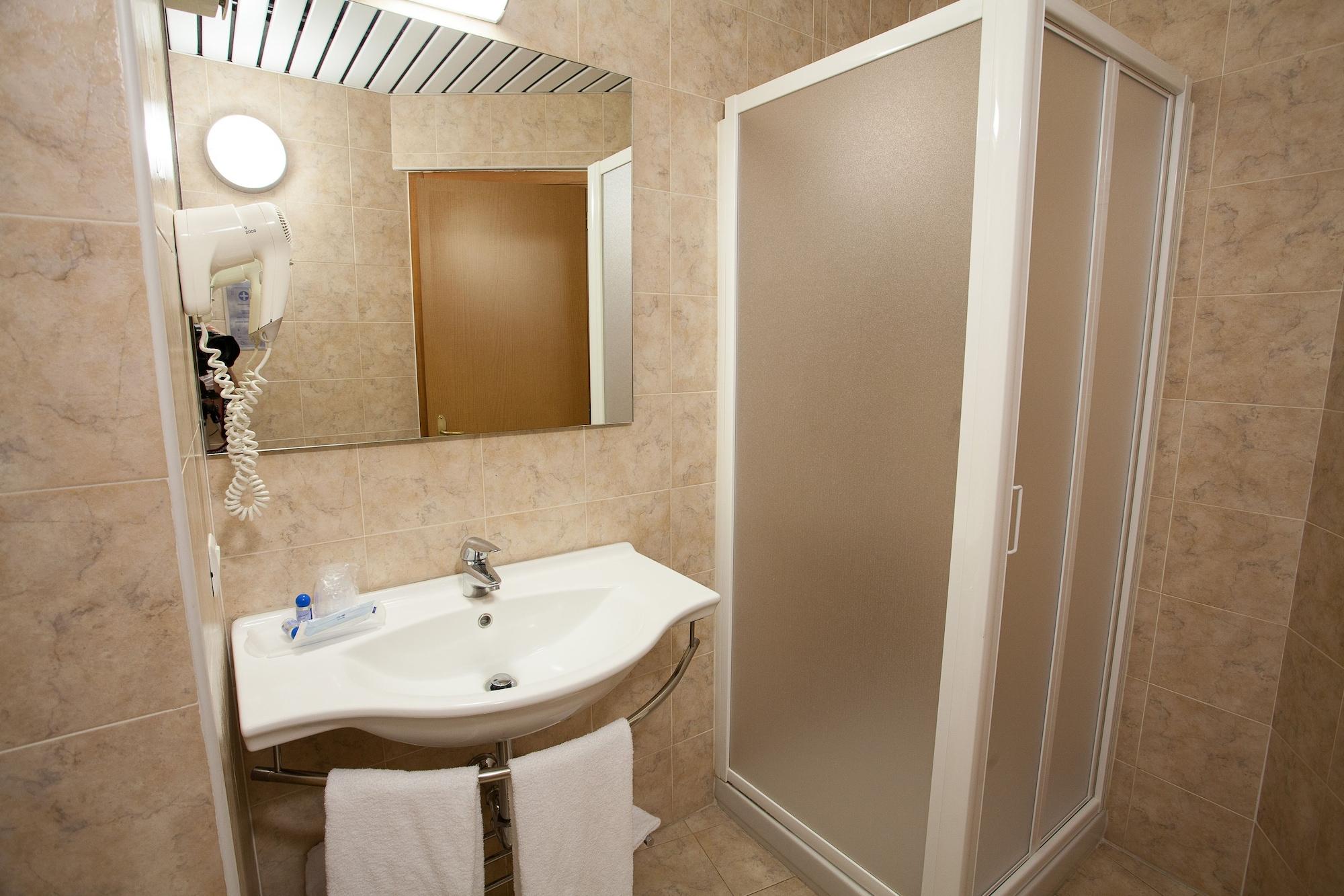 Hotel Esperia Ро Екстериор снимка