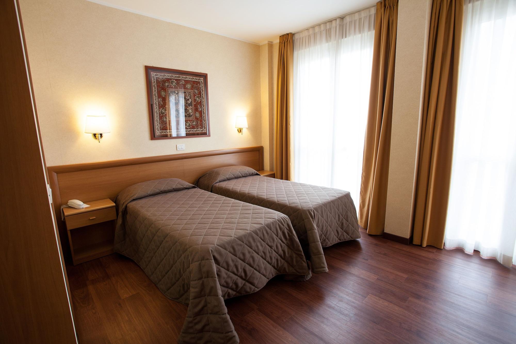Hotel Esperia Ро Екстериор снимка