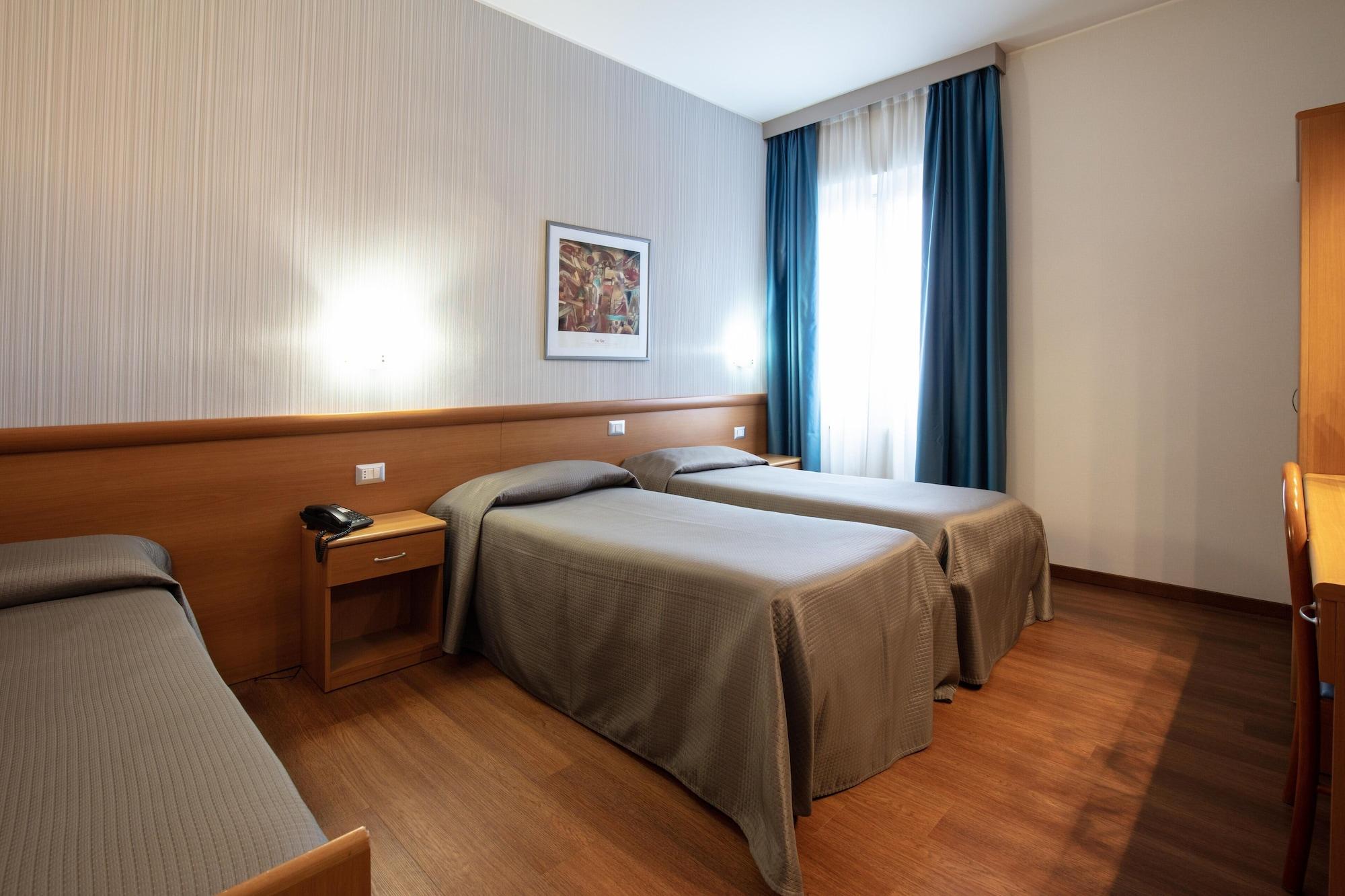Hotel Esperia Ро Екстериор снимка