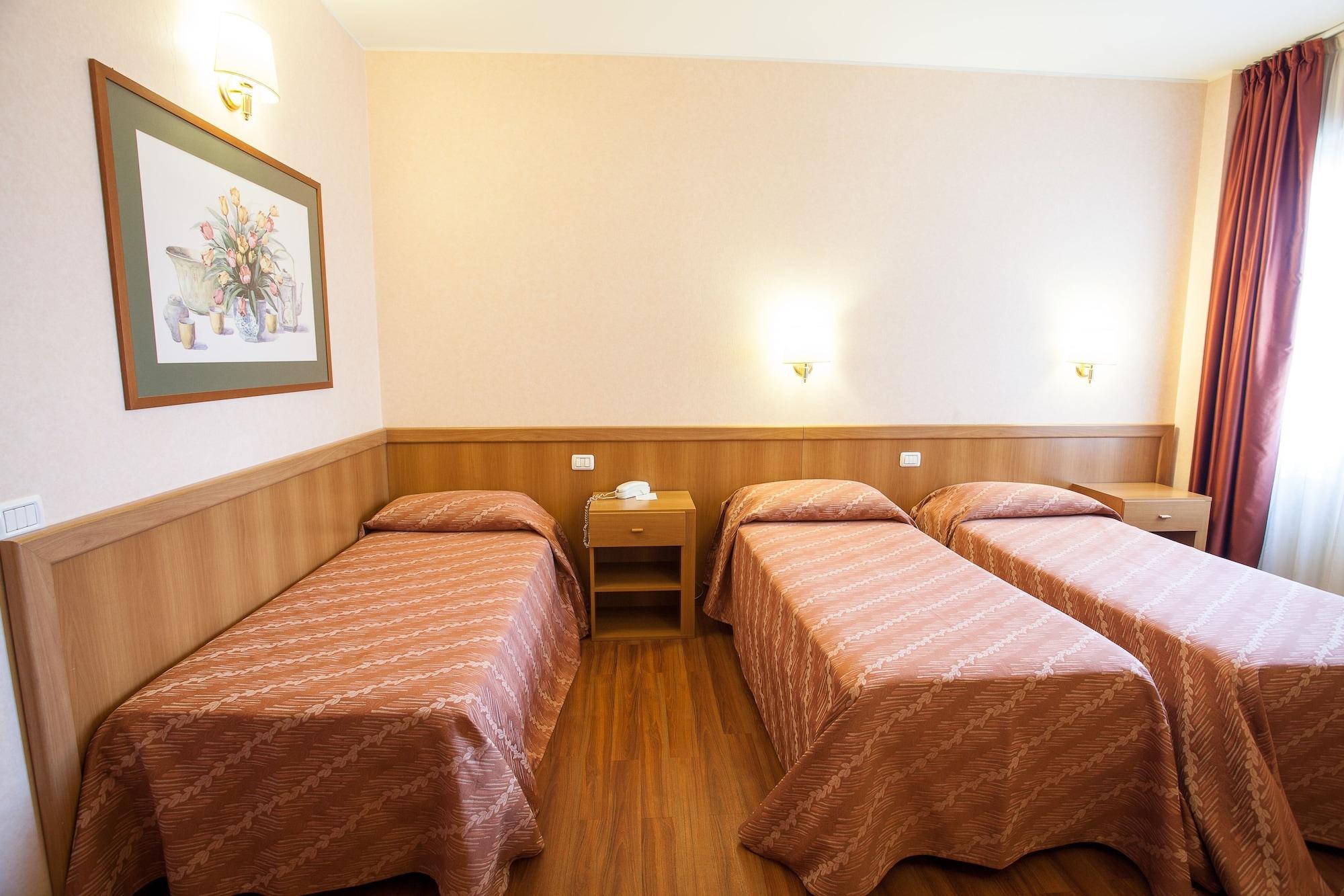 Hotel Esperia Ро Екстериор снимка