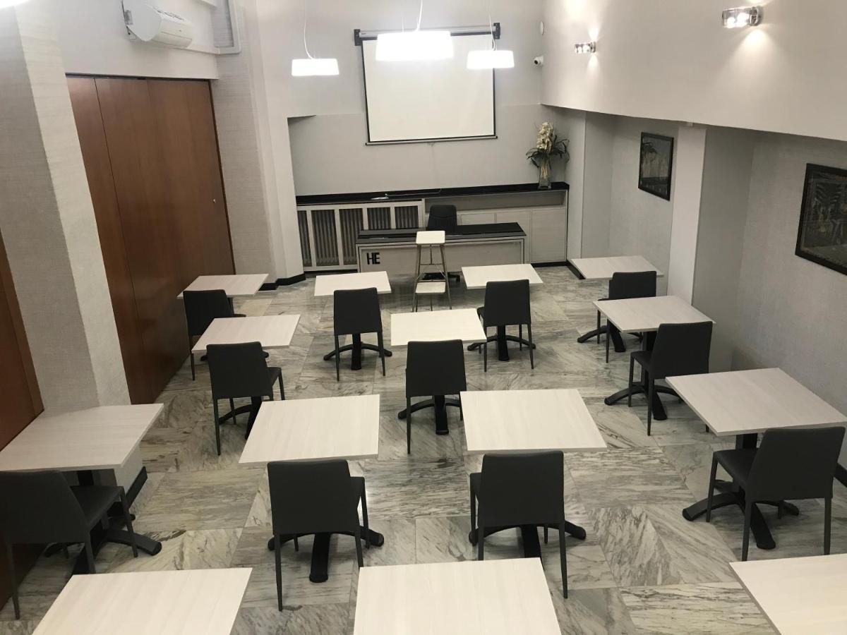 Hotel Esperia Ро Екстериор снимка